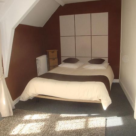 Auberge Du Chateau Chateauneuf-d'Ille-et-Vilaine ภายนอก รูปภาพ
